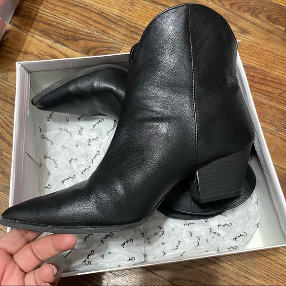 Black Women Booties - Picture 4 of 12